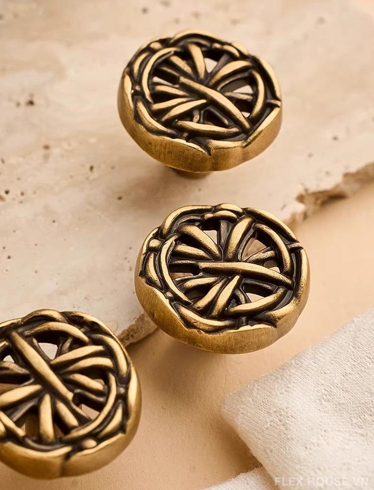 Núm tay nắm tủ đồng hoa văn đan lưới Retro LT4232 6 Núm tay nắm tủ đồng hoa văn đan lưới Retro LT4232 11