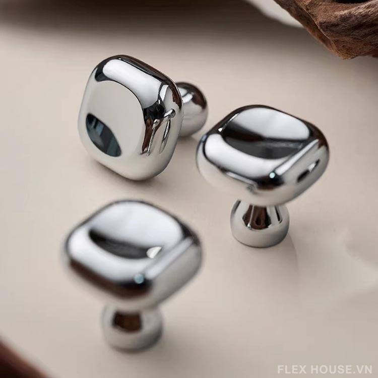 Núm tay nắm tủ đồng mạ chrome khối vuông bo mềm LT6140 10 Núm tay nắm tủ đồng mạ chrome khối vuông bo mềm LT6140 17