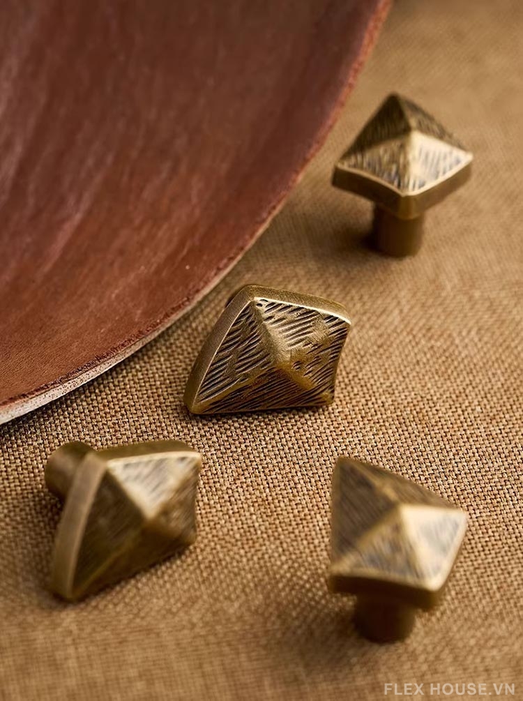 Núm tủ đồng cổ điển vân khắc LT188 4 Núm tủ đồng cổ điển vân khắc LT188 10