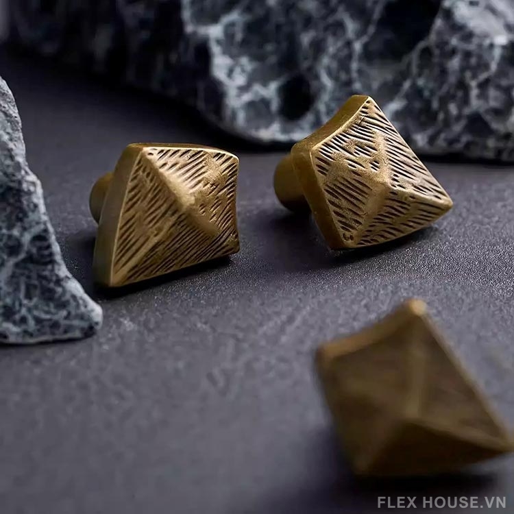 Núm tủ đồng cổ điển vân khắc LT188 9 Núm tủ đồng cổ điển vân khắc LT188 15