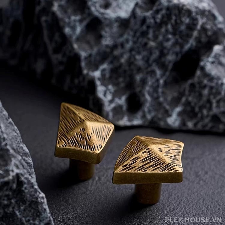 Núm tủ đồng cổ điển vân khắc LT188 5 Núm tủ đồng cổ điển vân khắc LT188 11