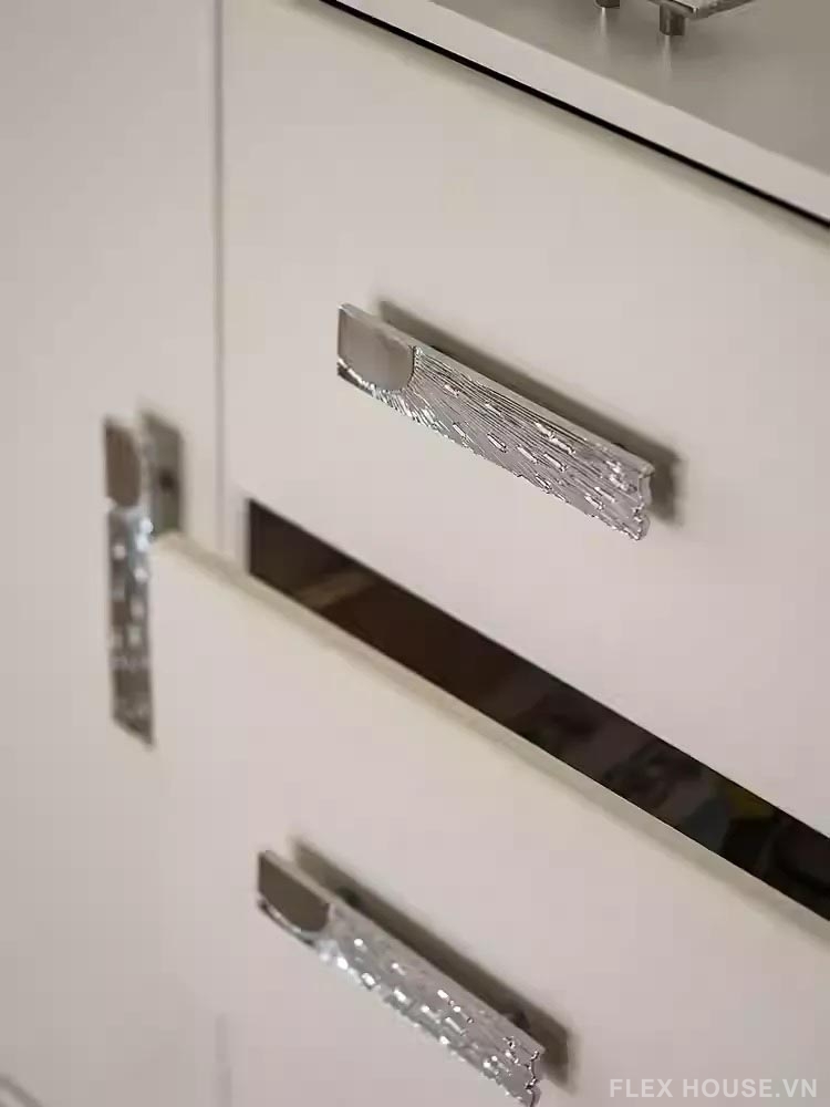 Tay nắm tủ đồng decor màu bạc kiểu Âu LT3254 7 Tay nắm tủ đồng decor màu bạc kiểu Âu LT3254 13