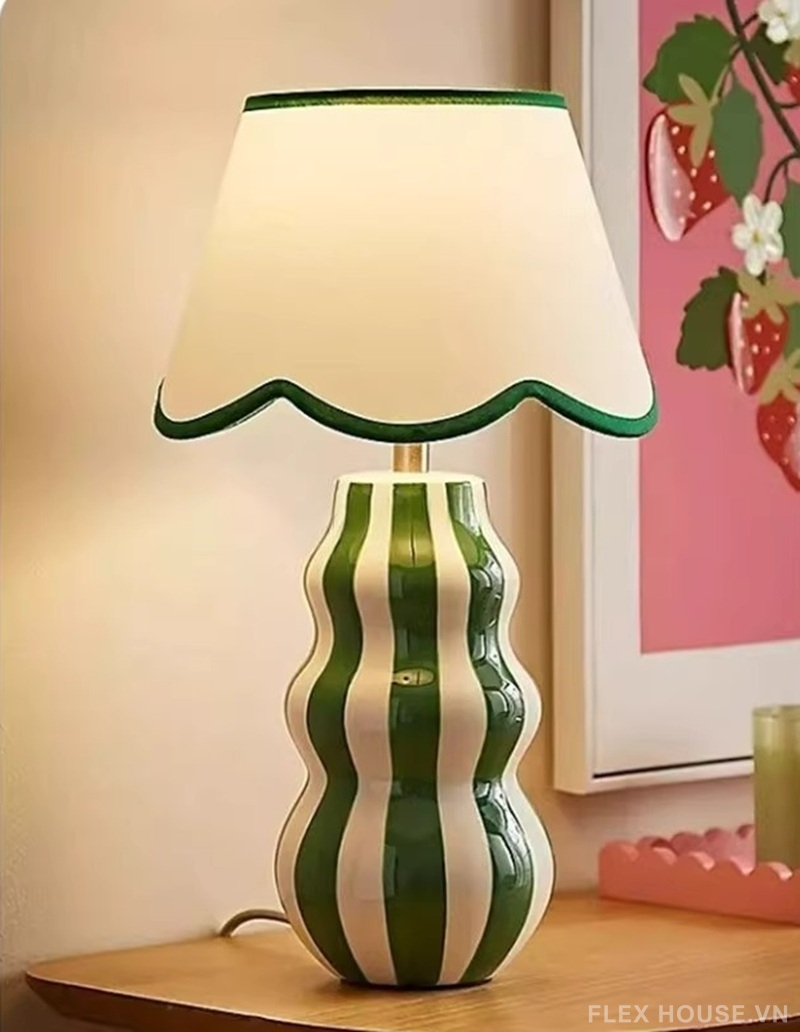 Đèn để bàn decor căn hộ nhà mẫu Verde Wave DL9350 2 Đèn để bàn decor căn hộ nhà mẫu Verde Wave DL9350