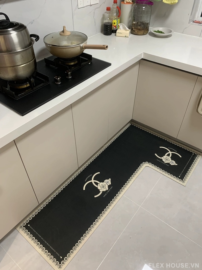 Thảm nhà bếp cao cấp phong cách Chanel Inspired HY9869 9 Thảm nhà bếp cao cấp phong cách Chanel Inspired HY9869.BL.L