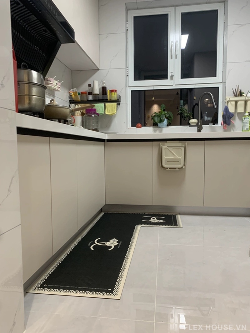 Thảm nhà bếp cao cấp phong cách Chanel Inspired HY9869 8 Thảm nhà bếp cao cấp phong cách Chanel Inspired HY9869.BL.L