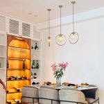 Đèn quầy bar chao quả cầu thủy tinh khung xi vàng TT28