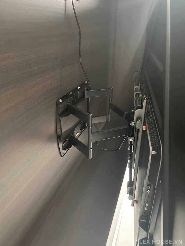 Giá treo tường TV màn hình lớn xoay gập đa góc KQ337 25 Giá treo tường TV màn hình lớn xoay gập đa góc KQ337 33