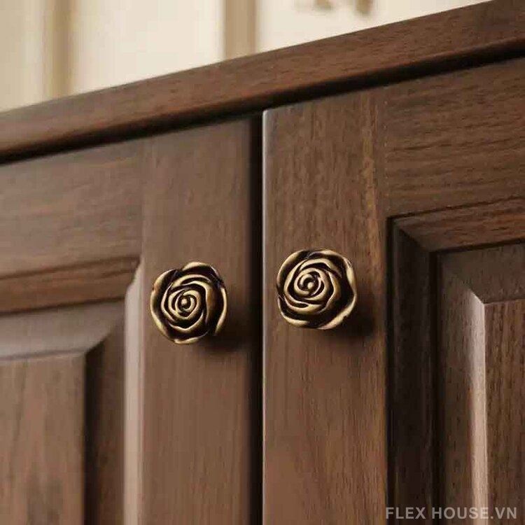 Tay nắm tủ hoa hồng bằng đồng cổ điển kiểu Pháp BTN392 7 Tay nắm tủ hoa hồng bằng đồng cổ điển kiểu Pháp BTN392 12